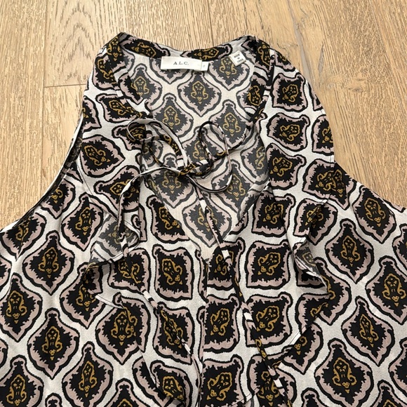 ALC Sleeveless Blouse - Picture 2 of 4